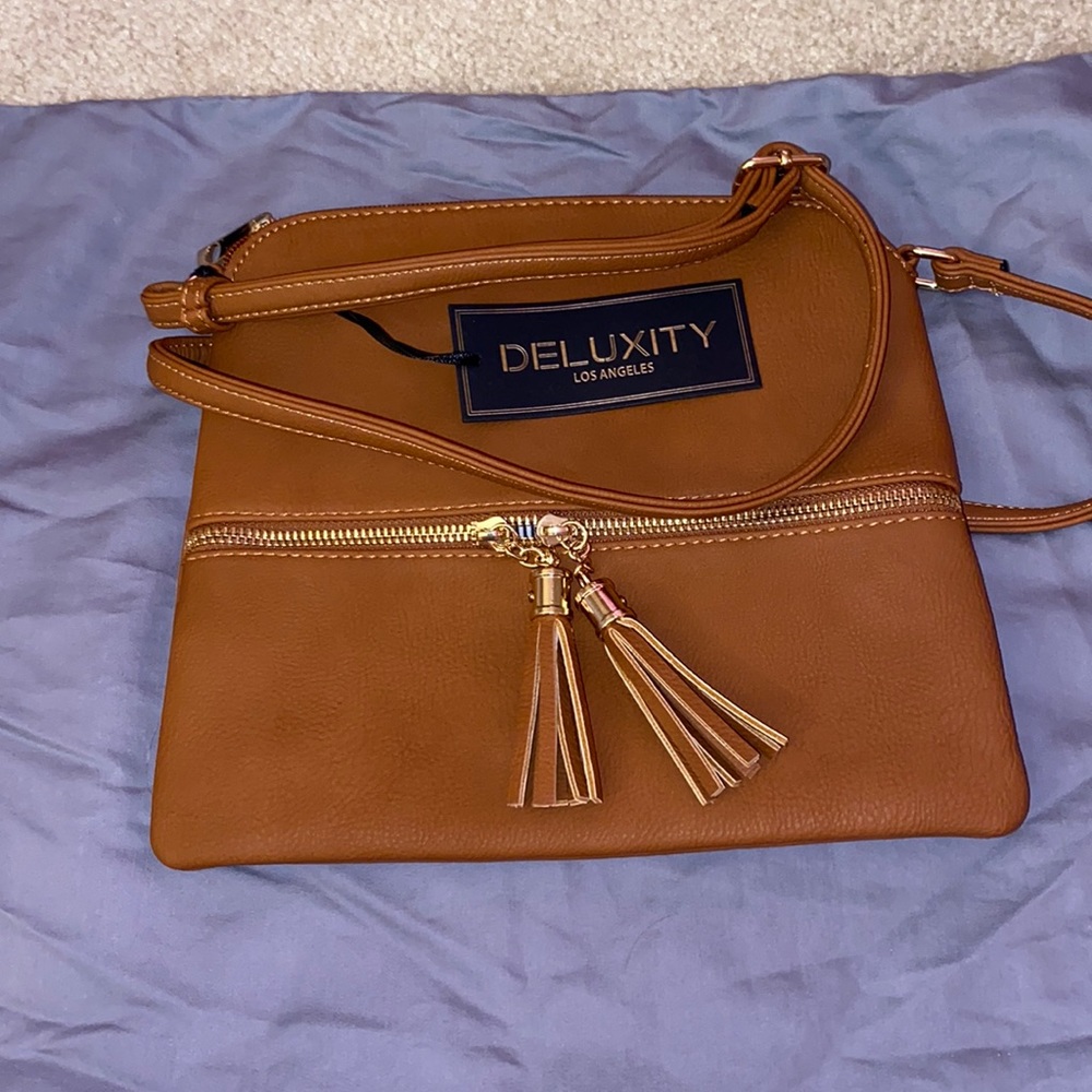 NWT Deluxity LA Camel CrossBody